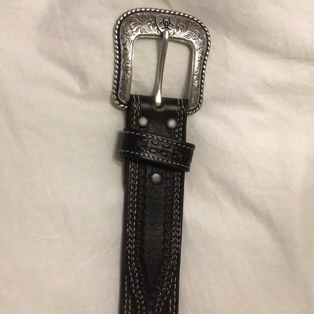 NWOT Ariat 36 basket weave belt